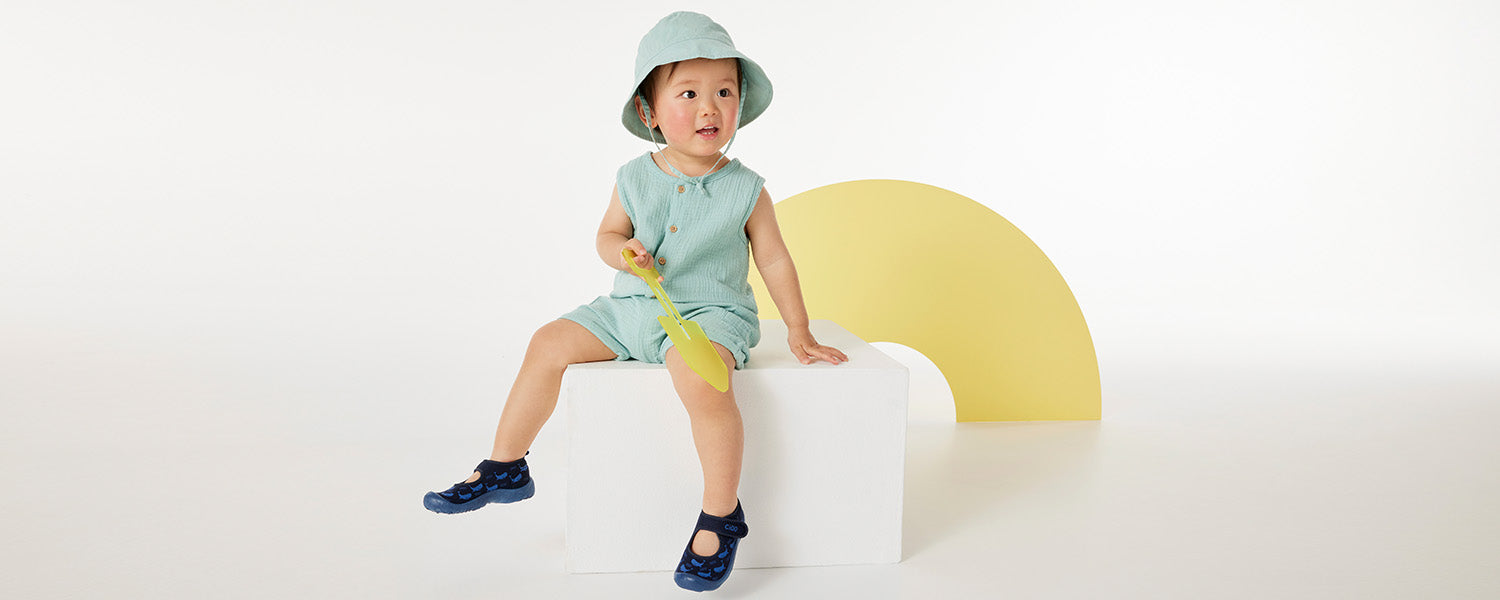 What are the best shoes for kids to wear to the beach?
