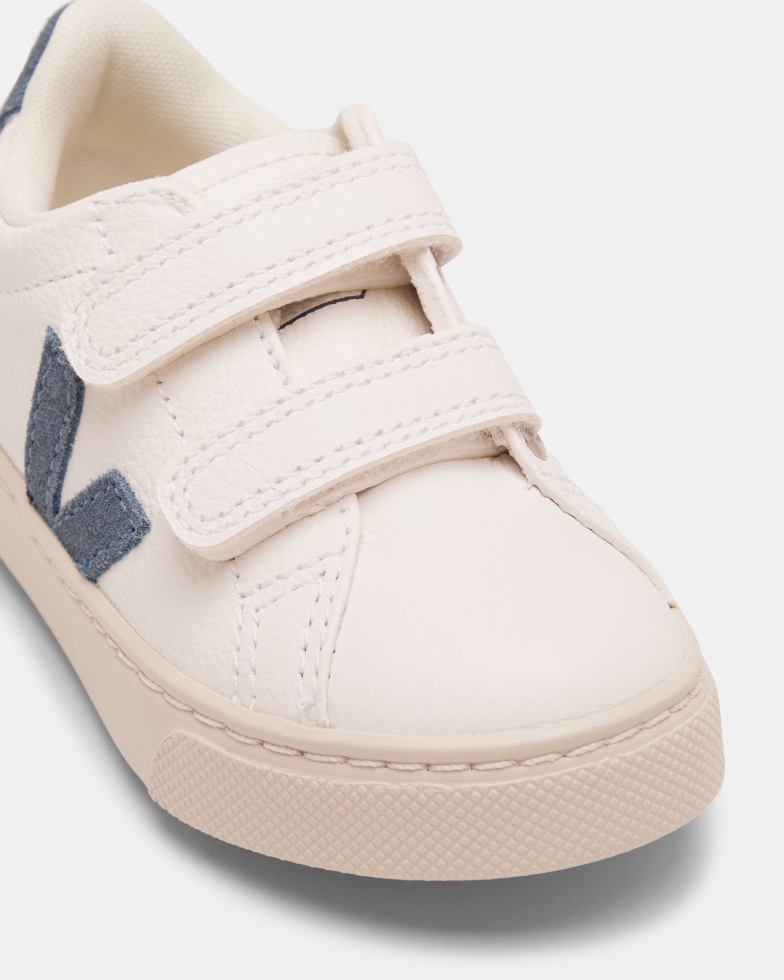 Infant best sale veja trainers