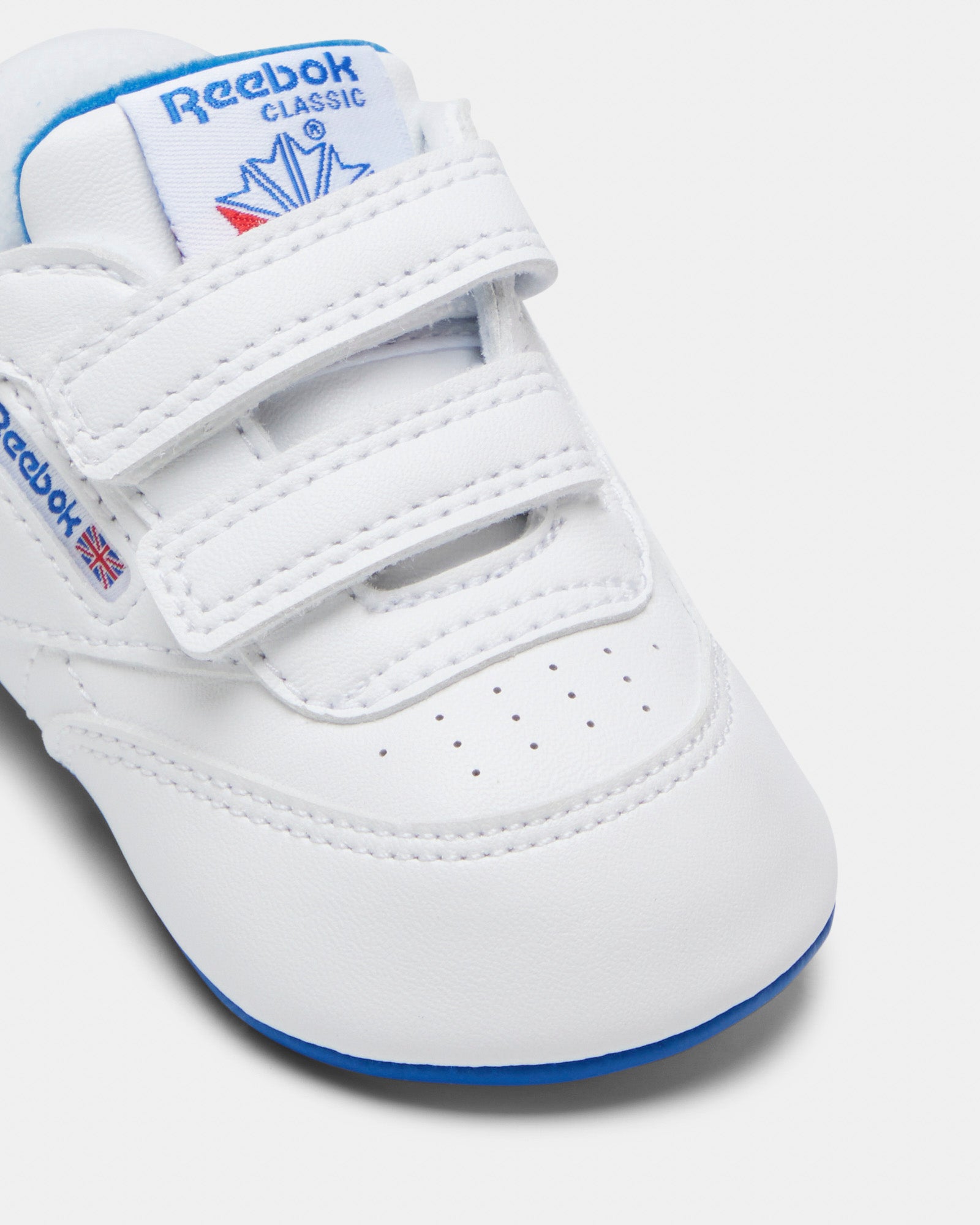 Baby boy white crib on sale shoes