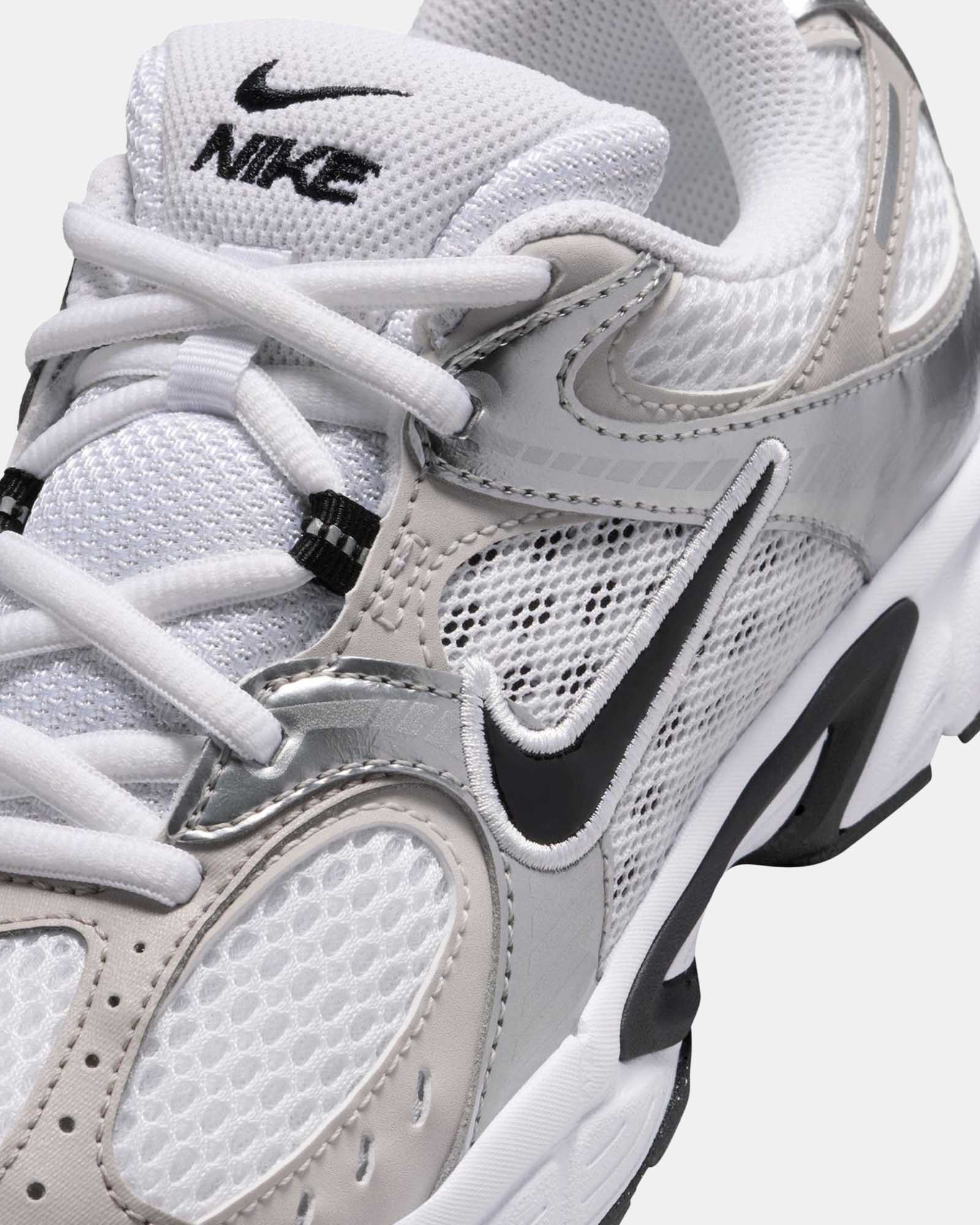 8-568334_1