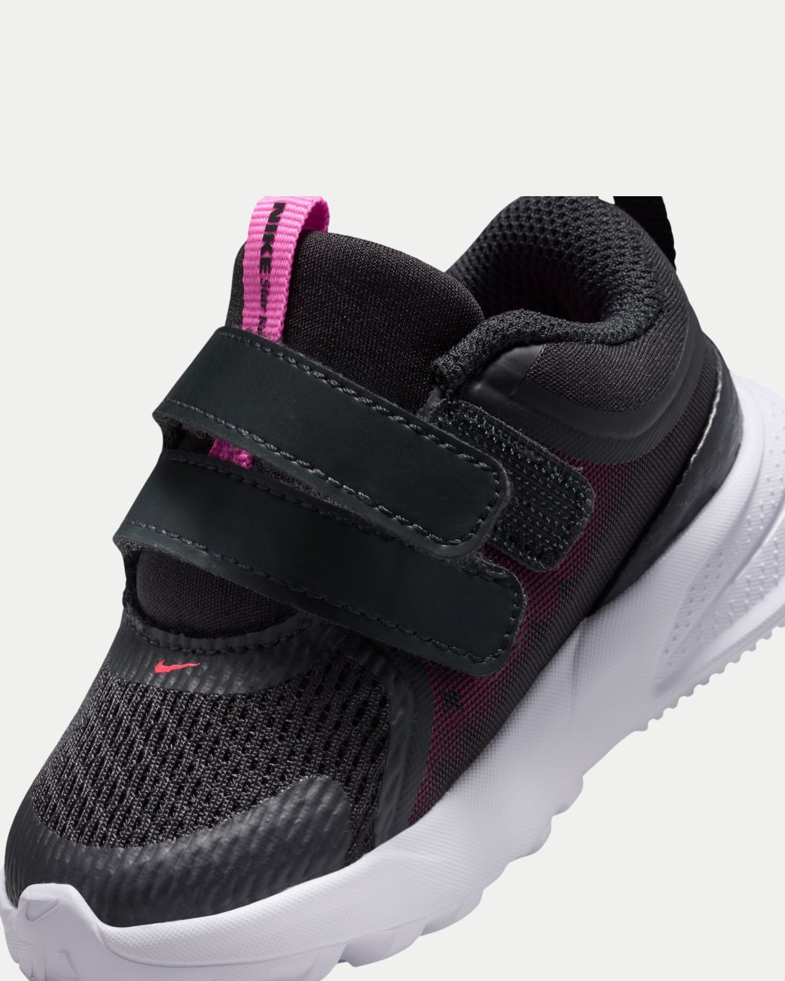 Star Runner 5 Infant Off Noir/Hyper Pink
